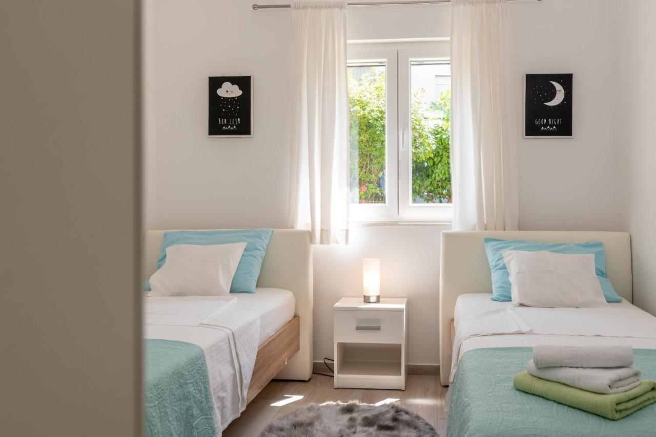 Apartment Ela Trogir Exterior photo