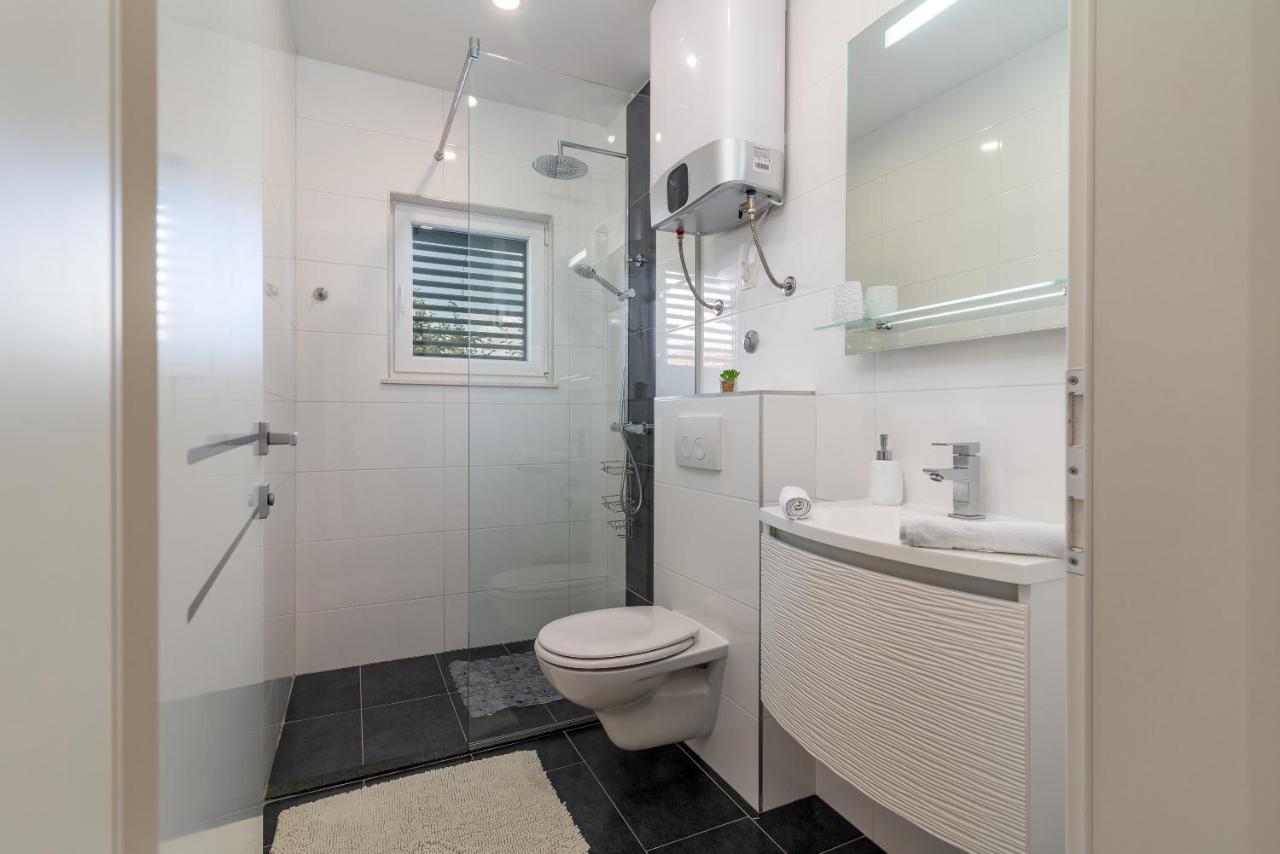 Apartment Ela Trogir Exterior photo