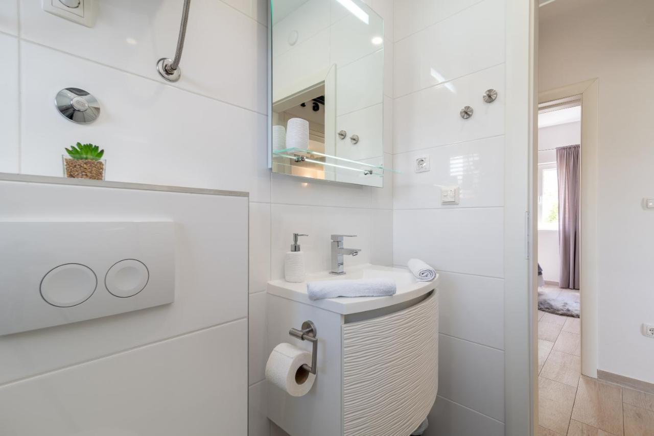 Apartment Ela Trogir Exterior photo