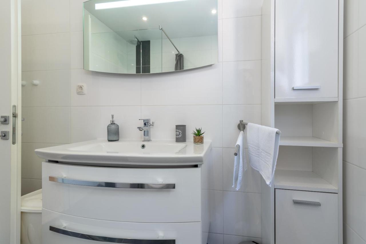Apartment Ela Trogir Exterior photo
