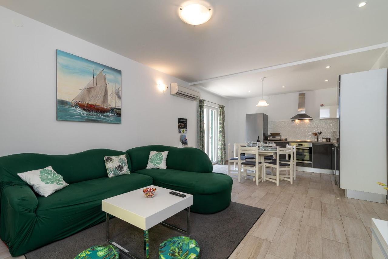 Apartment Ela Trogir Exterior photo
