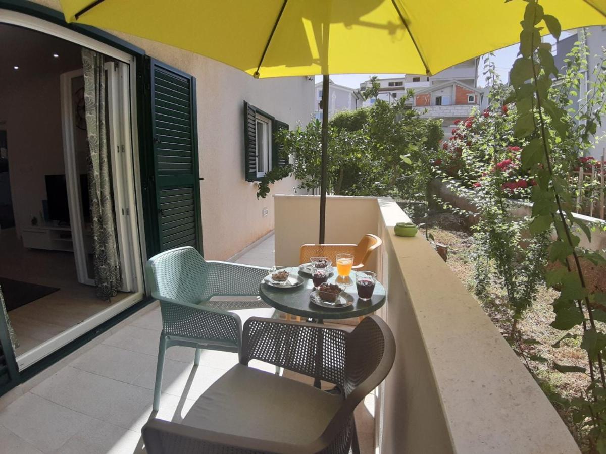 Apartment Ela Trogir Exterior photo
